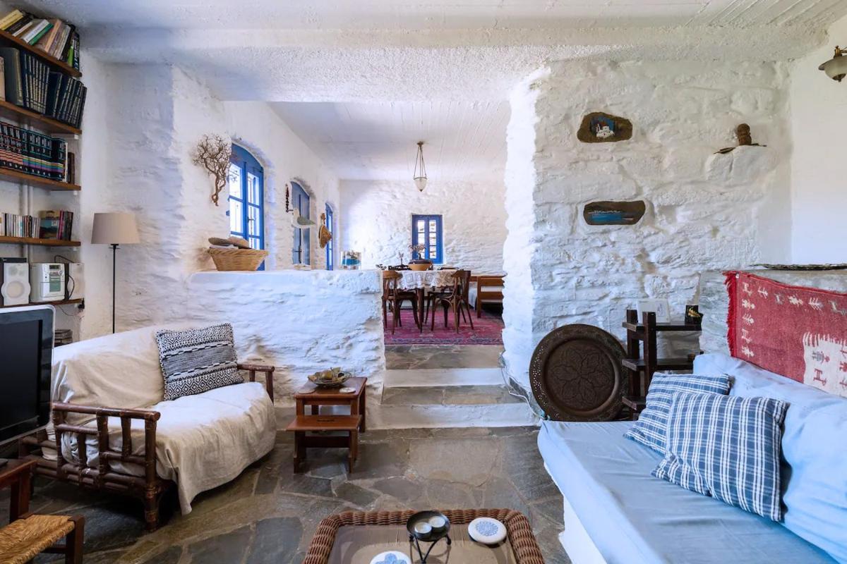 Villa Traditional On Kea