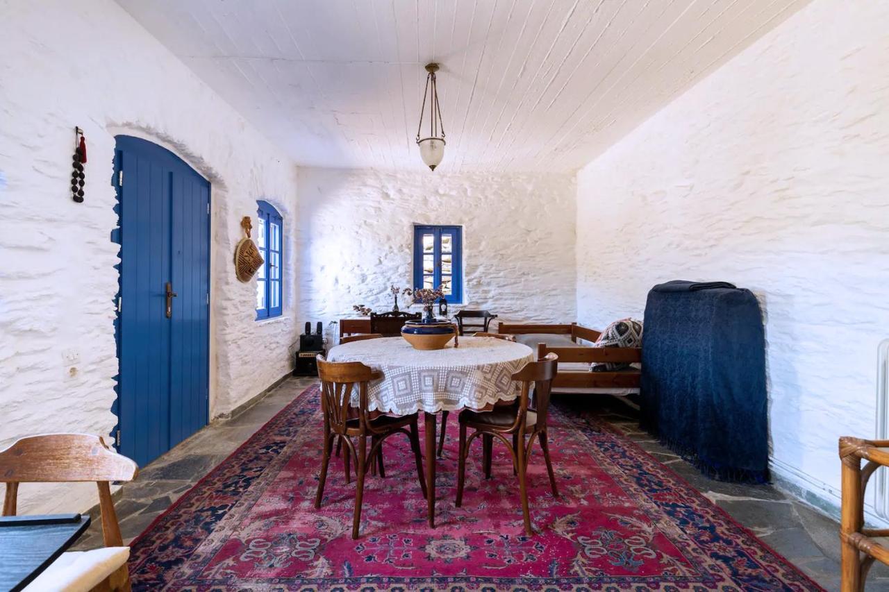Villa Traditional On Kea